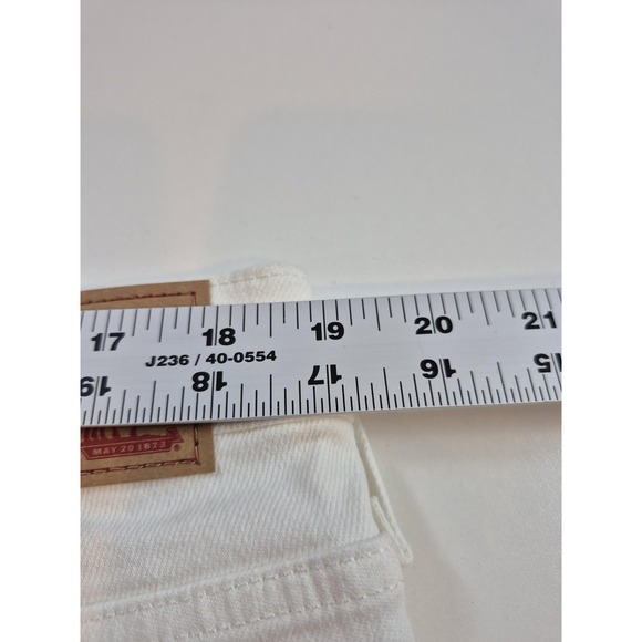 Levis Classic Straight Jeans Womens 16W White Mid Rise Stellar Stretch Denim - Picture 15 of 16